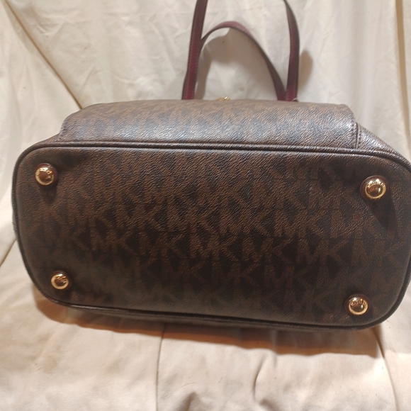 Michael kors tote - Picture 7 of 11